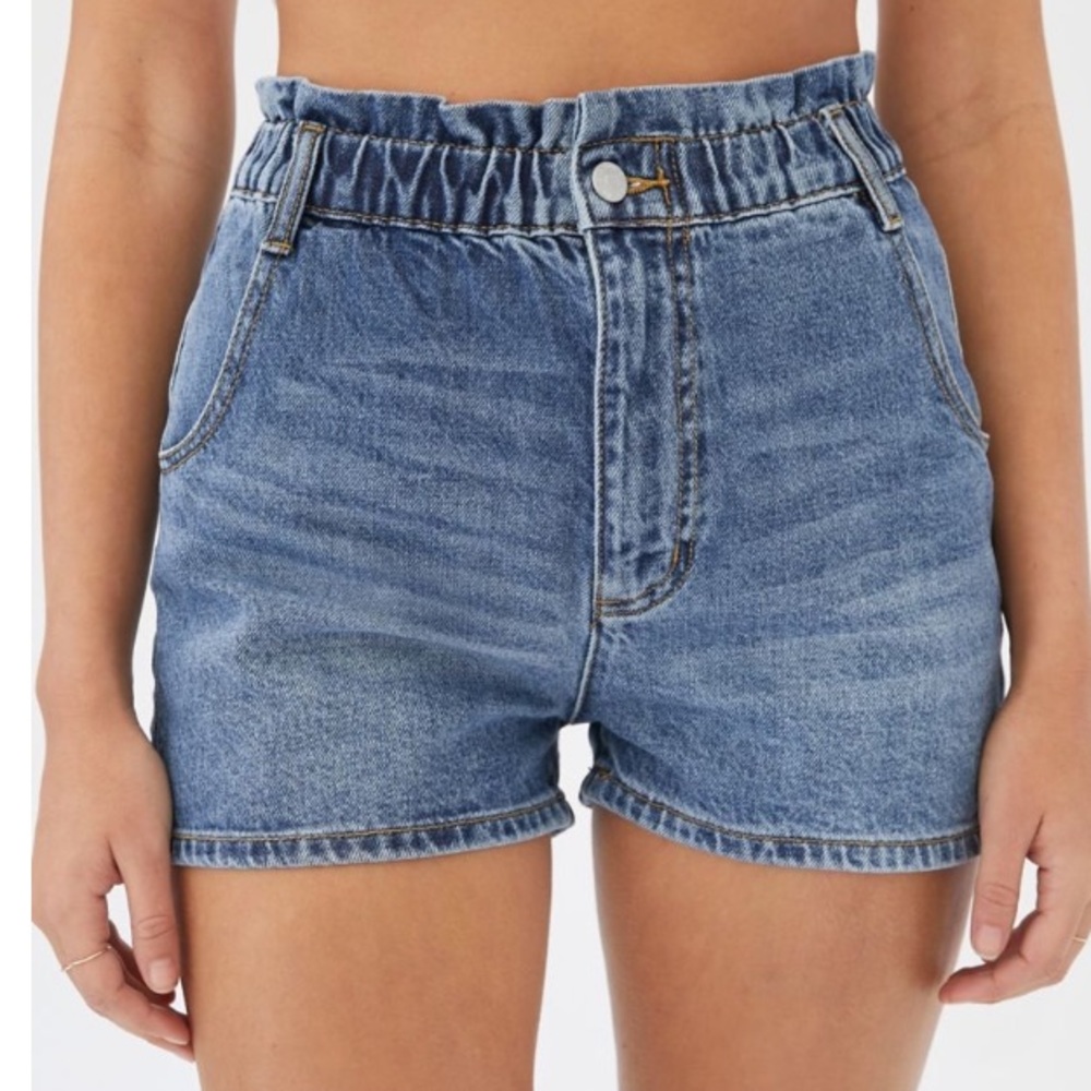 BDG pull-on-high-waited mom short